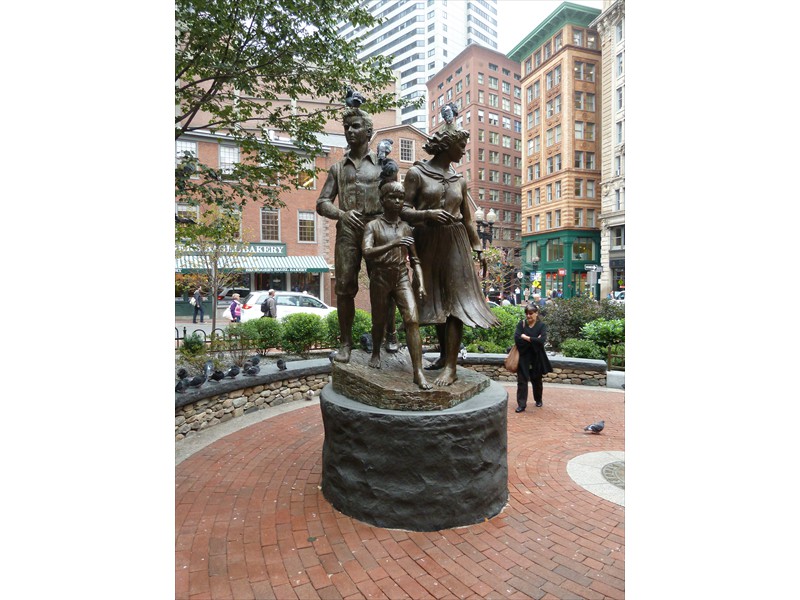 Statue about Irish immigrants